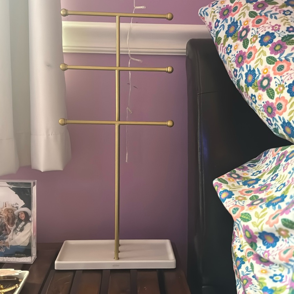 Jewerly Stand